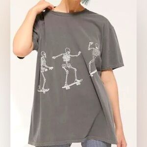 Grey Urban outfitters oversized tee skeleton skaters
